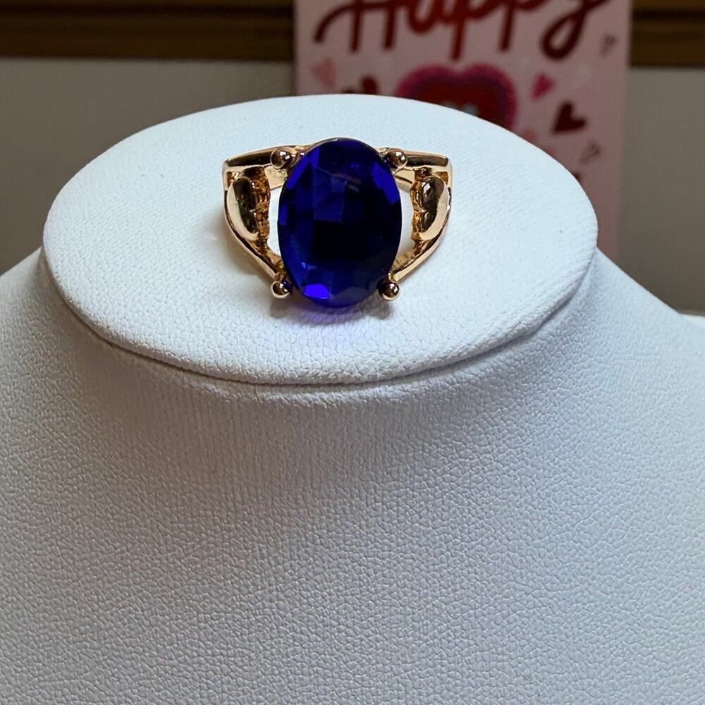Oval Blue Gemstone Ring Gold Tone size 7